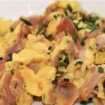 Ovos, calabresa e queijo