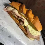 Chivito al pan