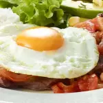 BISTEC DE RES A CABALLO