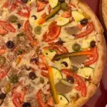 Pizza Mar & Tierra
