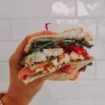 Ciabatta de pollo al pesto