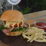 La Plebeya