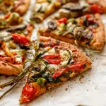 Pizza Berinjela e Tomate