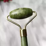 RODILLO DE MASAJE FACIAL JADE