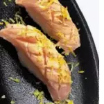 2 unidades Niguiri salmão