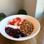 Iogurte com granola (Apenas local)