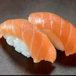 DUPLA NIGUIRI DE SALMÃO