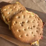 Raspadita con jamon y queso