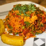 ARROZ CON LONGANIZA MADURO Y BEBIDA