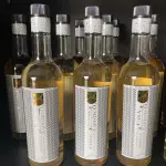 Mezcal abocado con hierbas