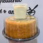 Bolo de Limão com Calda de Limão