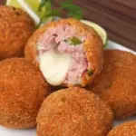 Bolinha de Calabresa