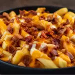 Batata com cheddar e bacon