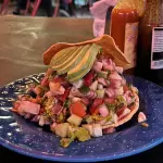Tostada de ceviche de pescado