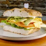 FOCACCIA PALTA Y HUEVO