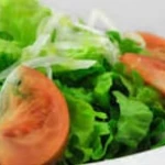 Porção de salada simples