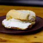 Pão margarina na chapa+cream cheese