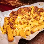 BATATA CHEDDAR E BACON