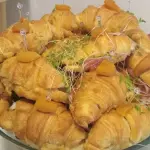 Croissant parma, brie e damasco