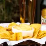 NACHOS CON QUESO
