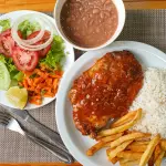À Parmegiana (Carne ou Frango)