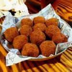 BOLINHO DE PERNIL
