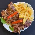 Asado de Tira Entera con Guarnición