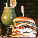 CHESEE BACON ATOMIC & PAPAS