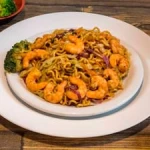 Yakisoba camarão ou frutos do mar 400  gr