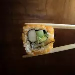 California Maki con Masago