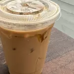 Salted Caramel Latte Frío 16 onz.