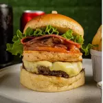 Hamburguesa Mixta con Filete