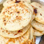 Frijol con Chicharrón