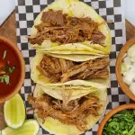2 X 1 PORCIÓN DE 3 TACOS DE BIRRIA
