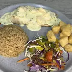 FILETE DE SALMON SALSA DE CAMARONES