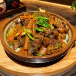 CACEROLA CORDERO CON FUCHUK 支竹羊肉煲