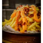 Batata c/ cheddar e farofa de bacon