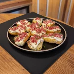 Canapés Queso crema y salchichón