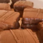 Brownies recheados c/ banho de choc