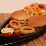 Batata Frita + 2 lanches  + Onion