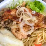 Filé de frango acebolado