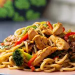 Yakisoba de frango