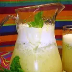 SUCO NATURAL ABACAXI C/ HORTEL
