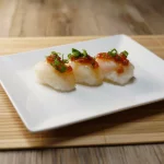 NIGUIRI DE TILÁPIA COM PIMENTA.