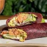 Wrap com pasta de avocado