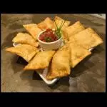 PORÇÃO DE PASTÉIS