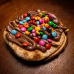 Esfiha de chocolate e M&m