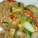 CHAUFA CON POLLO Y VERDURAS