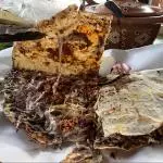 Tlayuda de chorizo.