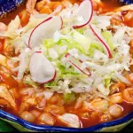 Comida con pozole (vie, sab y dom)